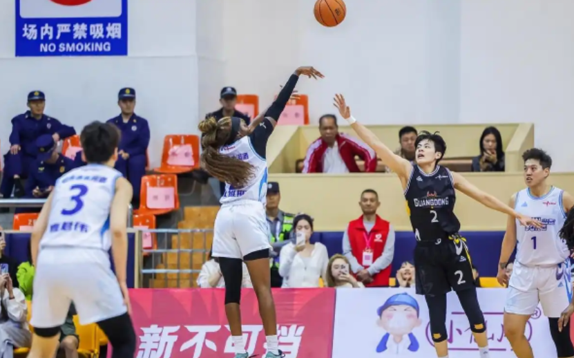 张子宇10分!山东女篮力擒广东,帕克两双数据,终结对手14连胜!